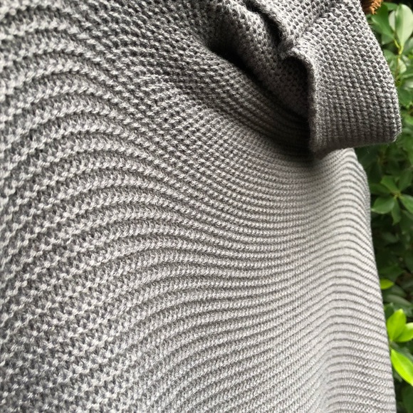 ✨HP! ✨Slate Gray Chunky Knit Sweater✨ - Picture 7 of 8